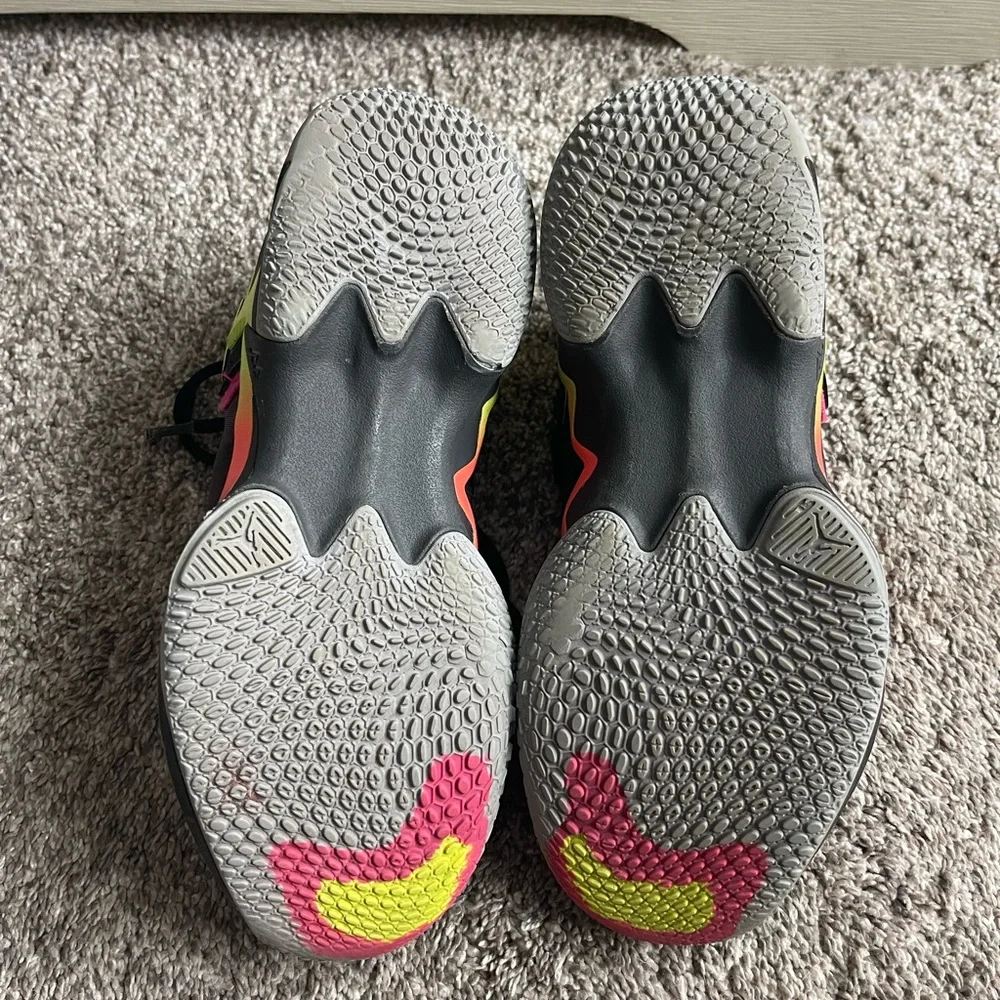 Air Jordan Why Not Zer0.5 'Raging Grace' shoes size 5.5Y